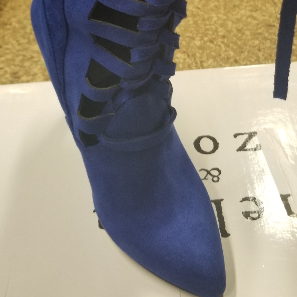 Royal blue lace up knee boots - Picture 1 of 4